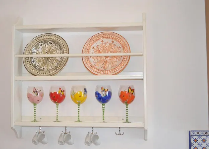 Bright 3 Bedrooms With Seaview Balcony Apartment *