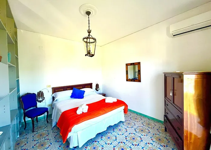 Bright 3 Bedrooms With Seaview Balcony Apartment *