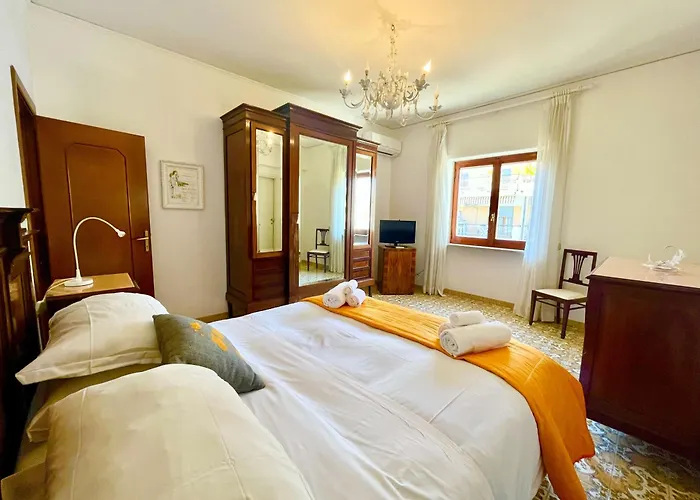 Apartment Bright 3 Bedrooms With Seaview Balcony Sorrent