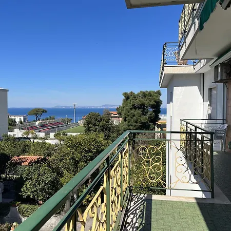 Bright 3 Bedrooms With Seaview Balcony * Сорренто