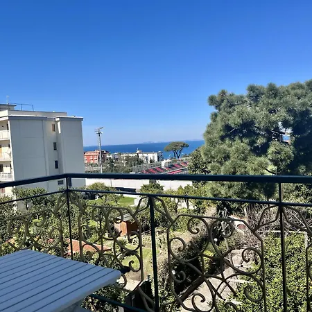 Bright 3 Bedrooms With Seaview Balcony Lägenhet