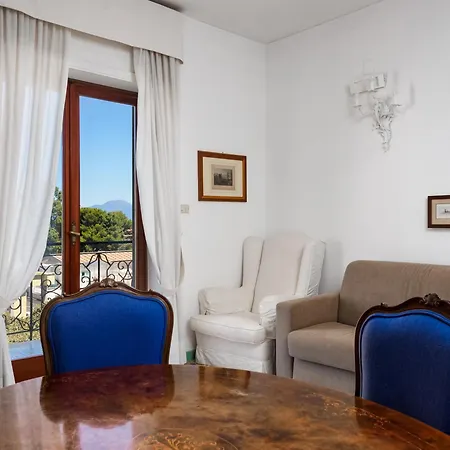Bright 3 Bedrooms With Seaview Balcony * Sorrento