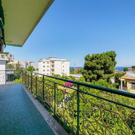 Bright 3 Bedrooms With Seaview Balcony Sorrento