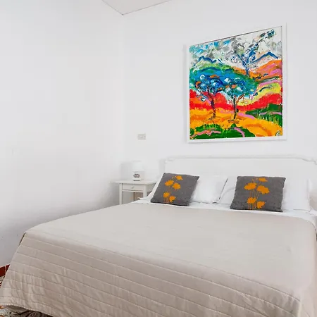 Bright 3 Bedrooms With Seaview Balcony Apartment *