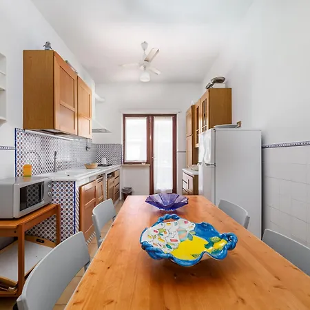 Bright 3 Bedrooms With Seaview Balcony Apartment