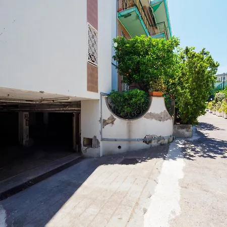 Bright 3 Bedrooms With Seaview Balcony Apartment *