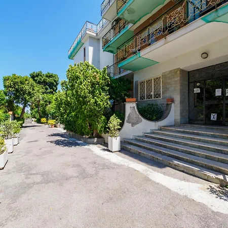 Apartment Bright 3 Bedrooms With Seaview Balcony *