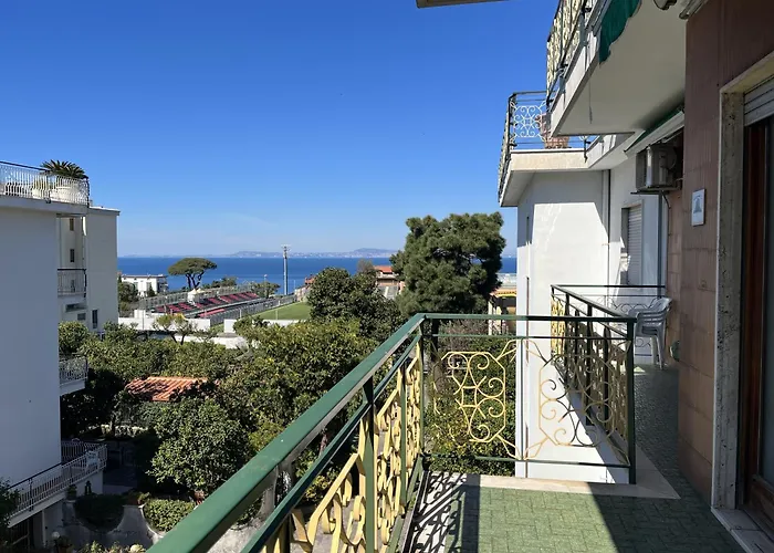 Bright 3 Bedrooms With Seaview Balcony * Sorrento